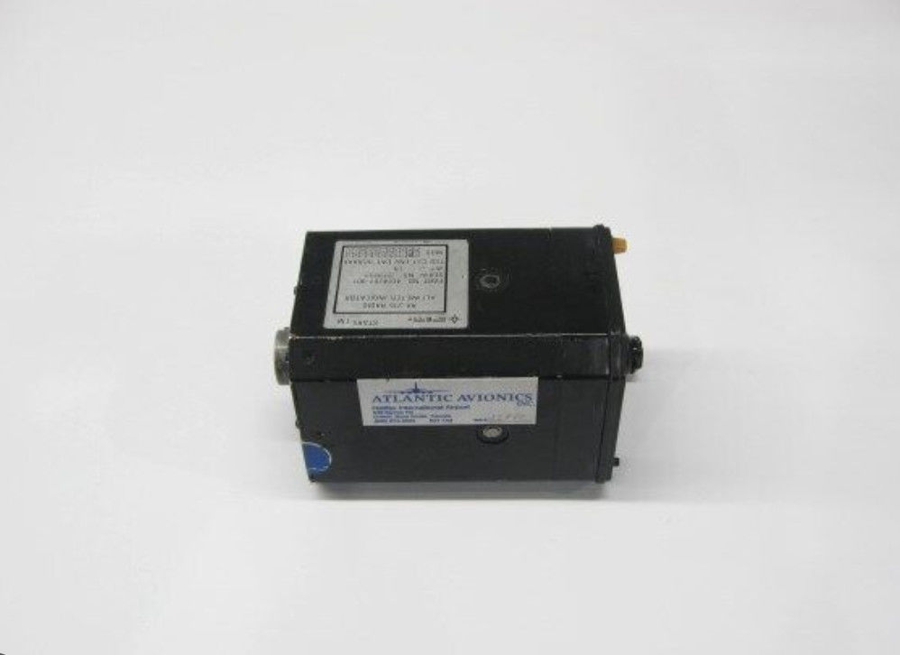 عداد ارتفاعات الراديو الرقمي خفيف الوزن شاشة LCD 4.2 GHz تردد RTCA DO-160G معتمدة